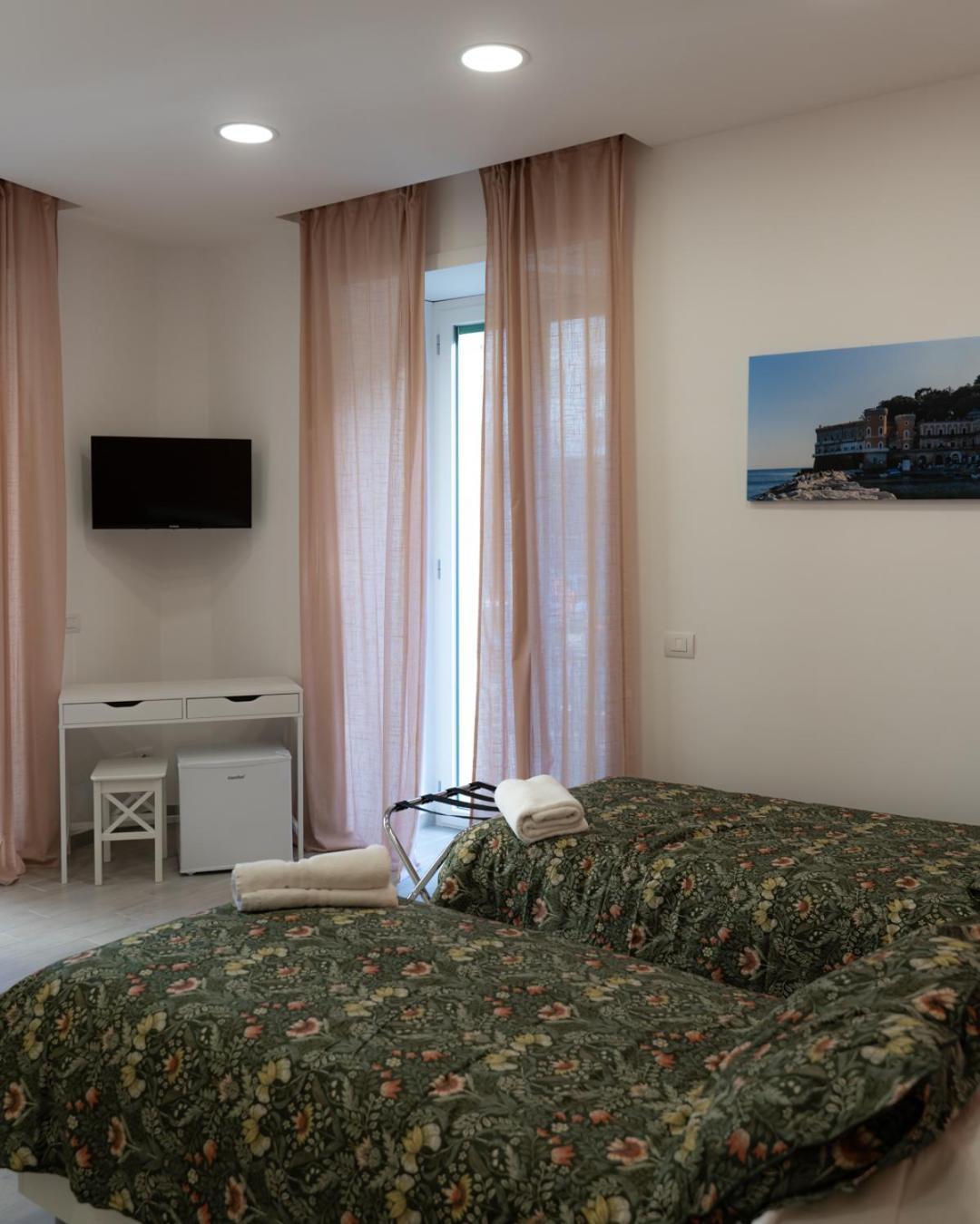Hotel Dimora Cavour Napoli Camera foto